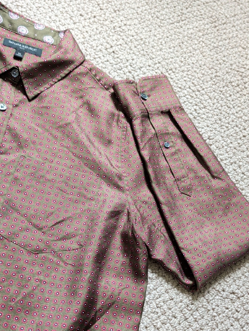 Banana Republic Olive Green Button-Down Shirt with Pink Dot Medallion Print M - Picture 6 of 14